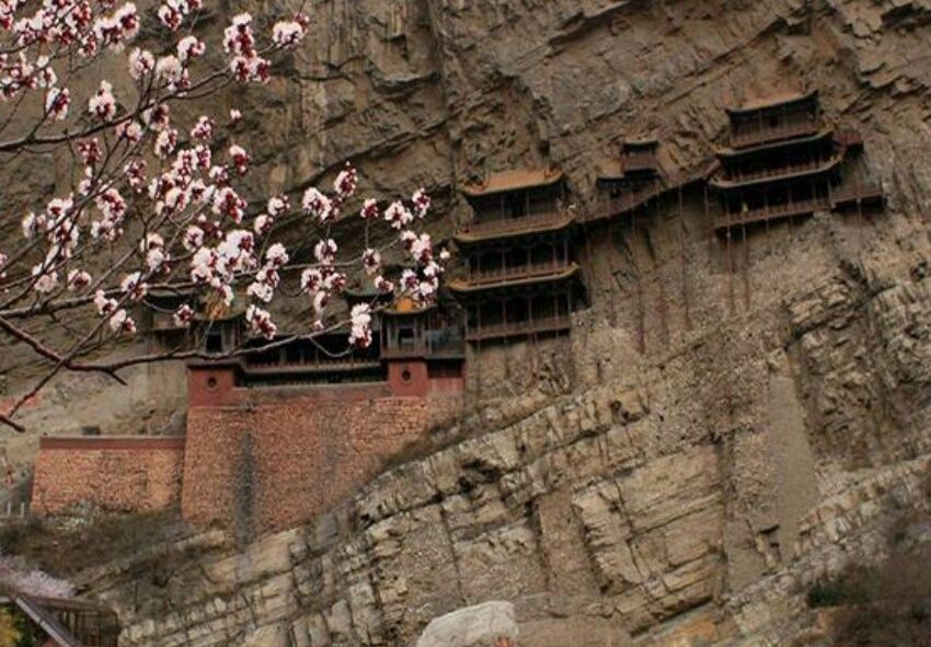 中国有世界最不稳定建筑 在空中悬挂1400年