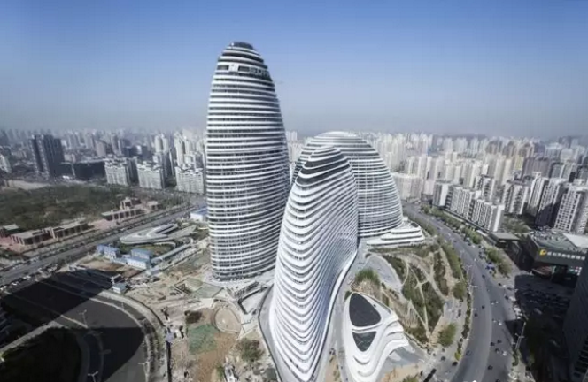 保障异形超高层建筑施工安全