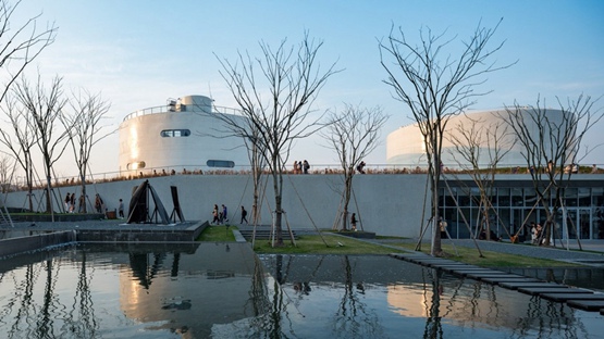 开放建筑工作室将油库改造为画廊空间